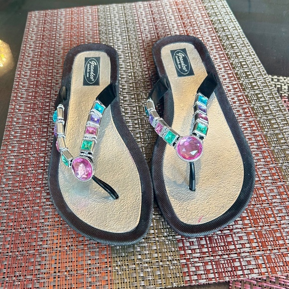 NEW Grand Co. Black Summer Thong Sandals with Pink, Purple, Green & Blue Gems 11 - Picture 3 of 9